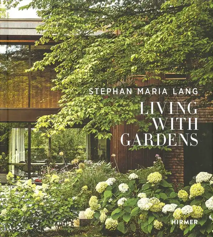 Koop Online LIVING WITH GARDENS
