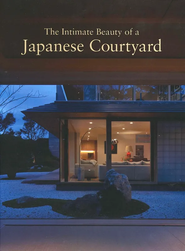 The Intimate Beauty of a Japanese Courtyard Koop Vandaag
