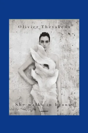 Populair Olivier Theyskens: She Walks in Beauty (English edition)